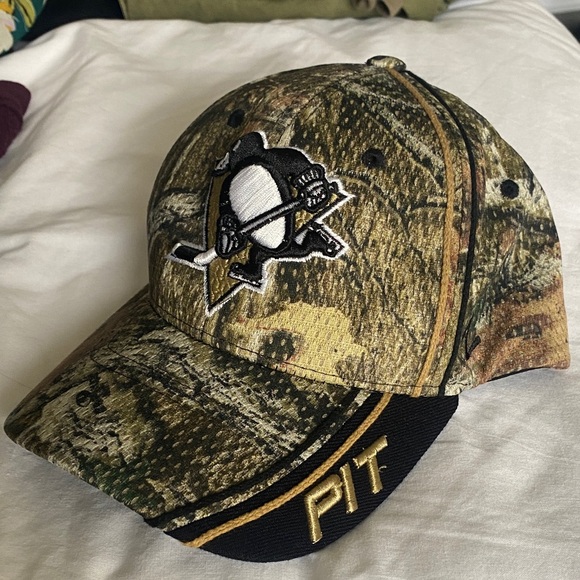 Zephyr Camouflage Pittsburgh Penguins Cap with Embroidered Logo - Picture 1 of 4